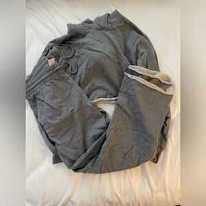 Aritzia Heather Gray Boyfriend Fit Sweatpants
